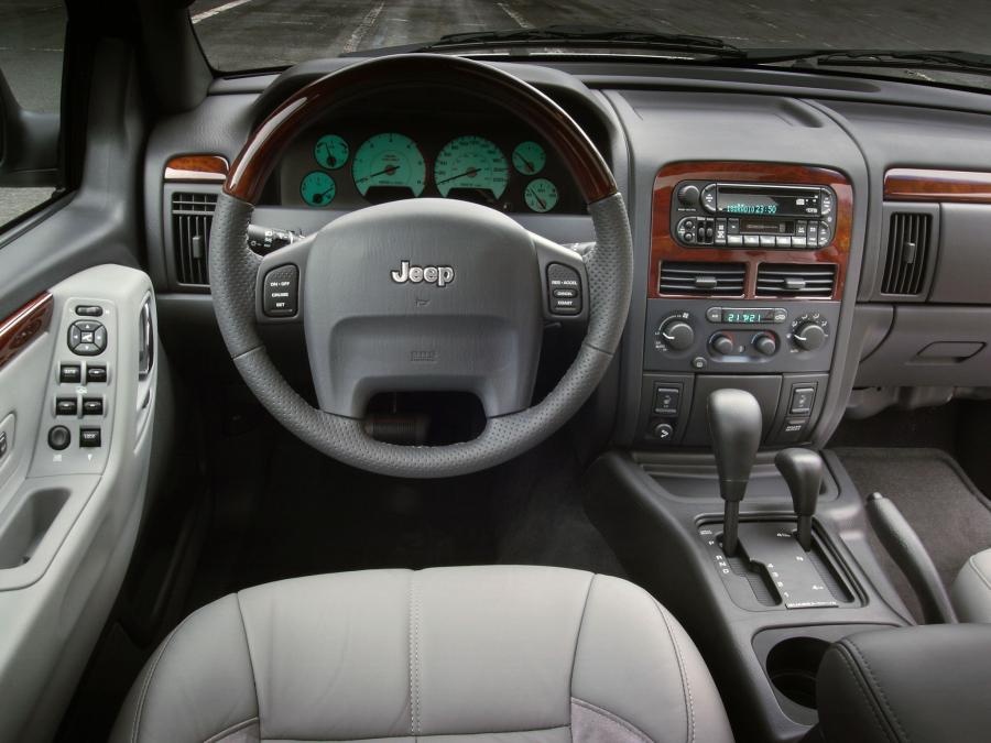  Jeep Grand Cherokee Overland 2002 года  (фото 13 из 16)